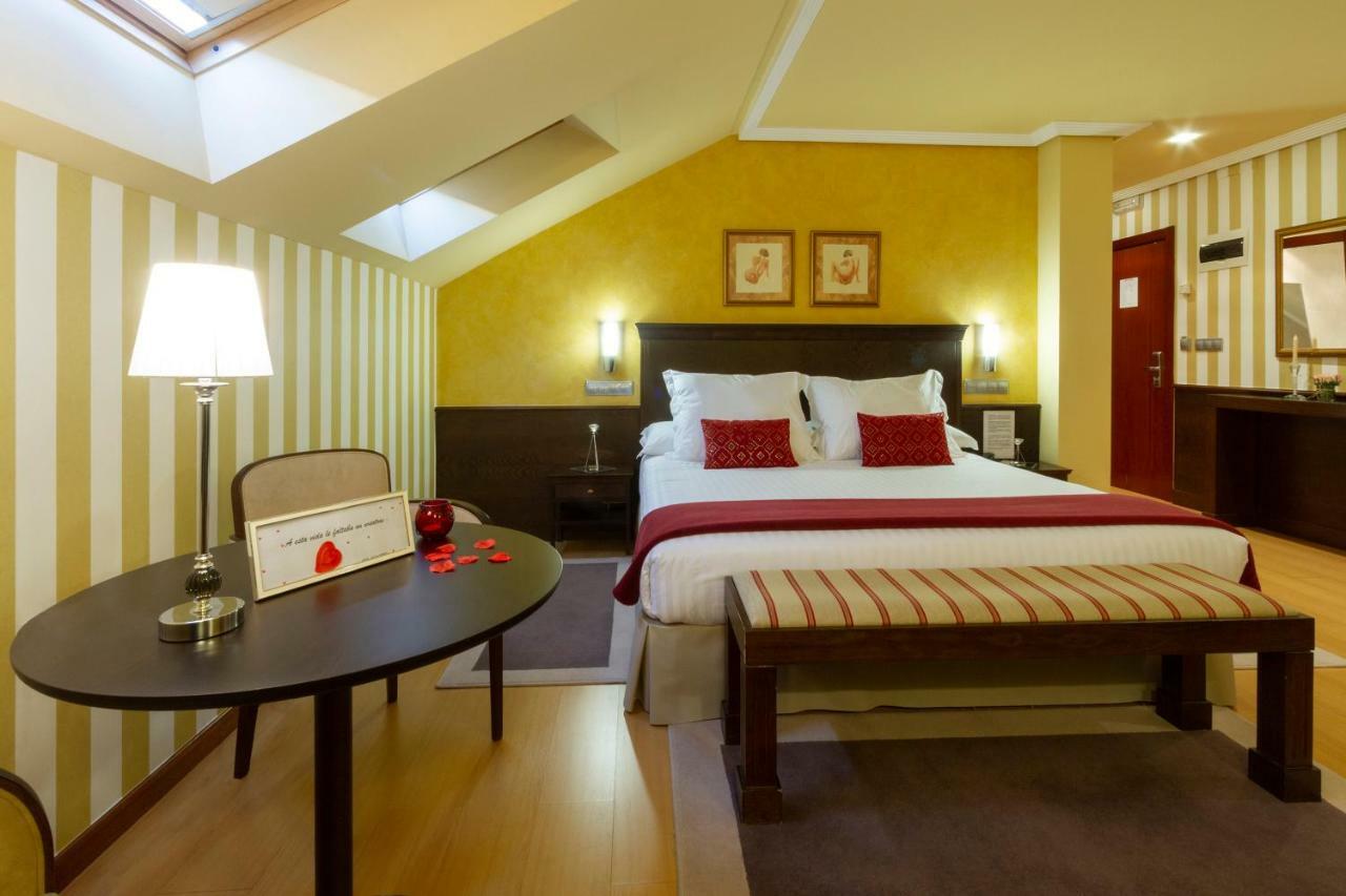 Hotel Miravalle โอว์เรนเซ ภายนอก รูปภาพ