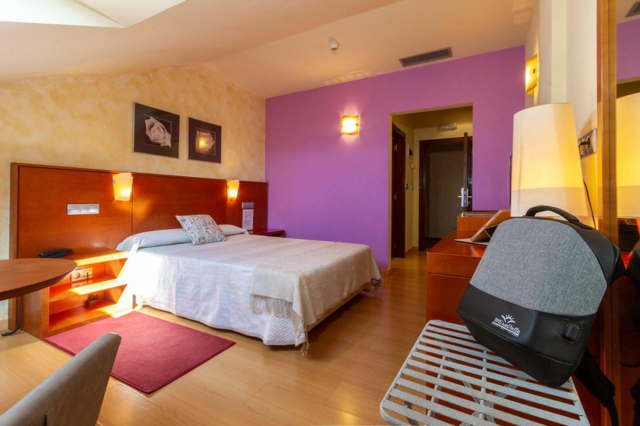 Hotel Miravalle โอว์เรนเซ ภายนอก รูปภาพ