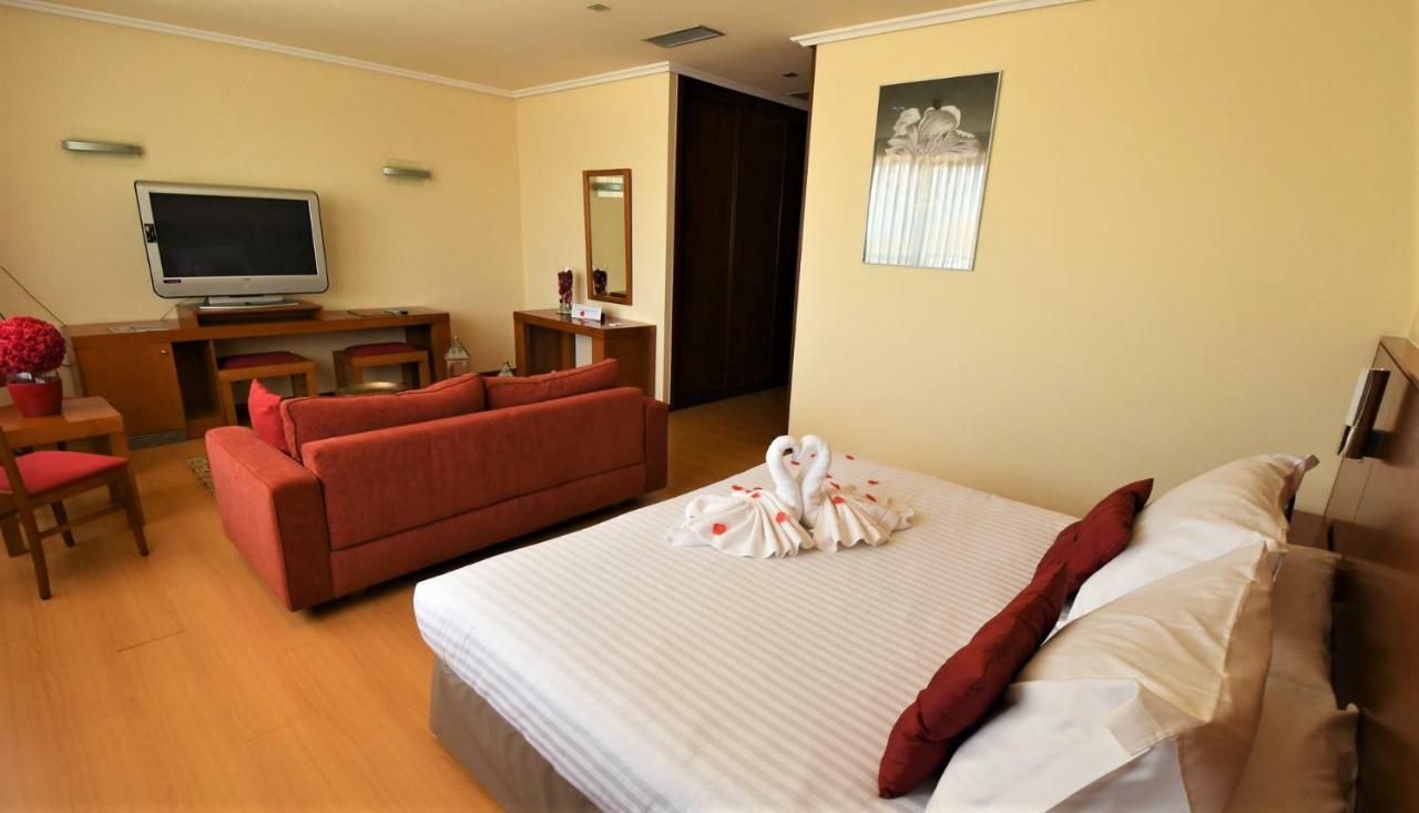 Hotel Miravalle โอว์เรนเซ ภายนอก รูปภาพ