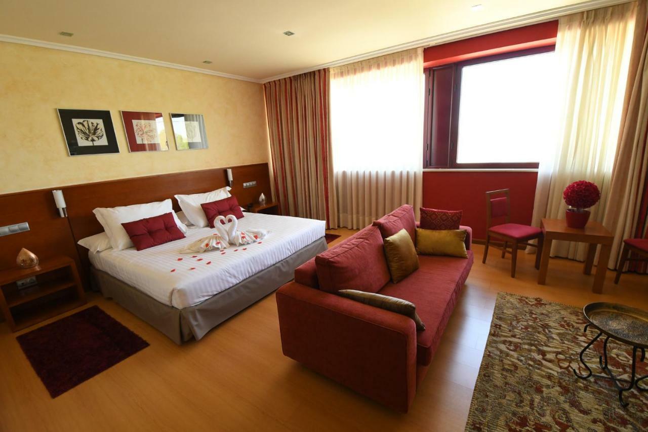 Hotel Miravalle โอว์เรนเซ ภายนอก รูปภาพ