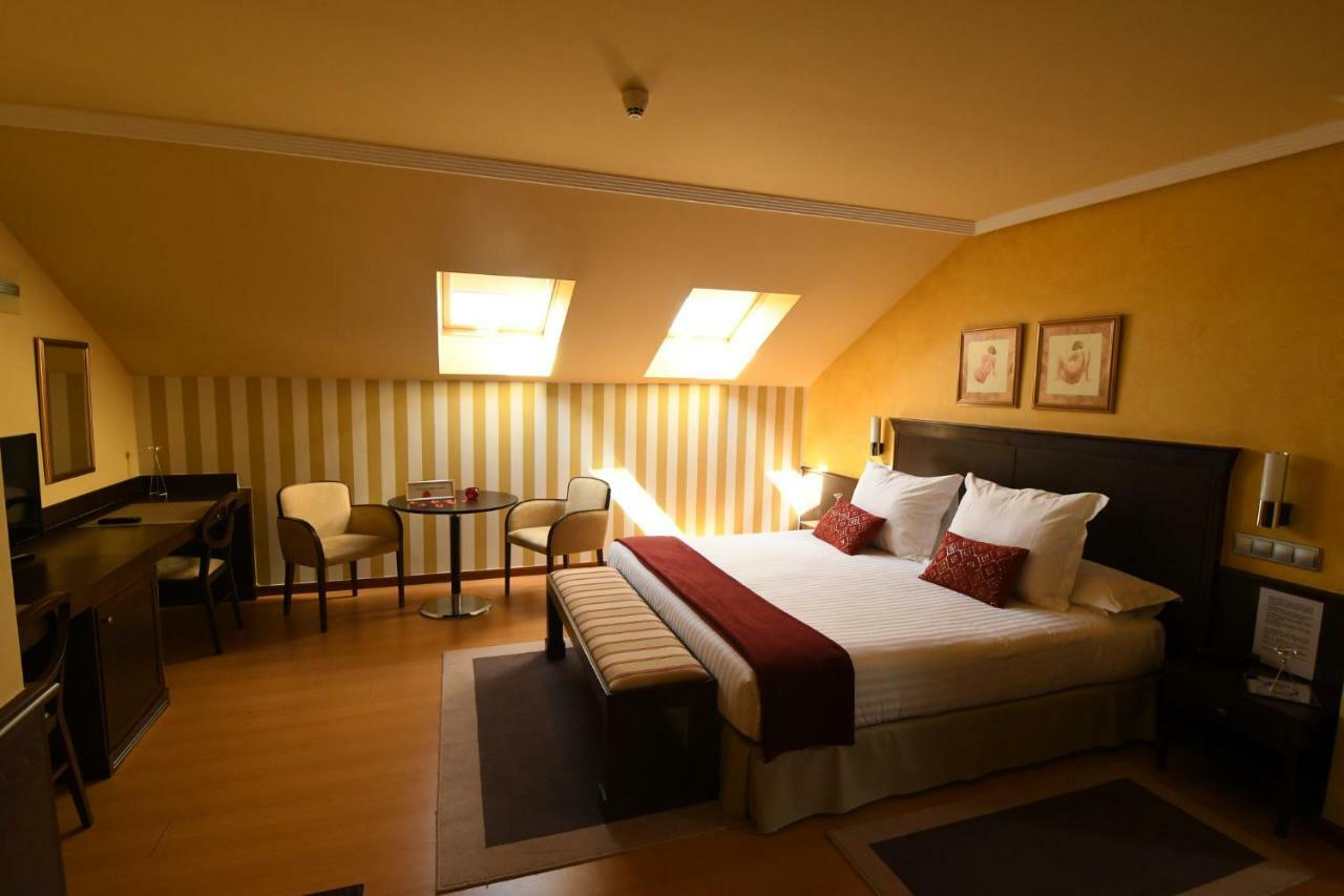 Hotel Miravalle โอว์เรนเซ ภายนอก รูปภาพ
